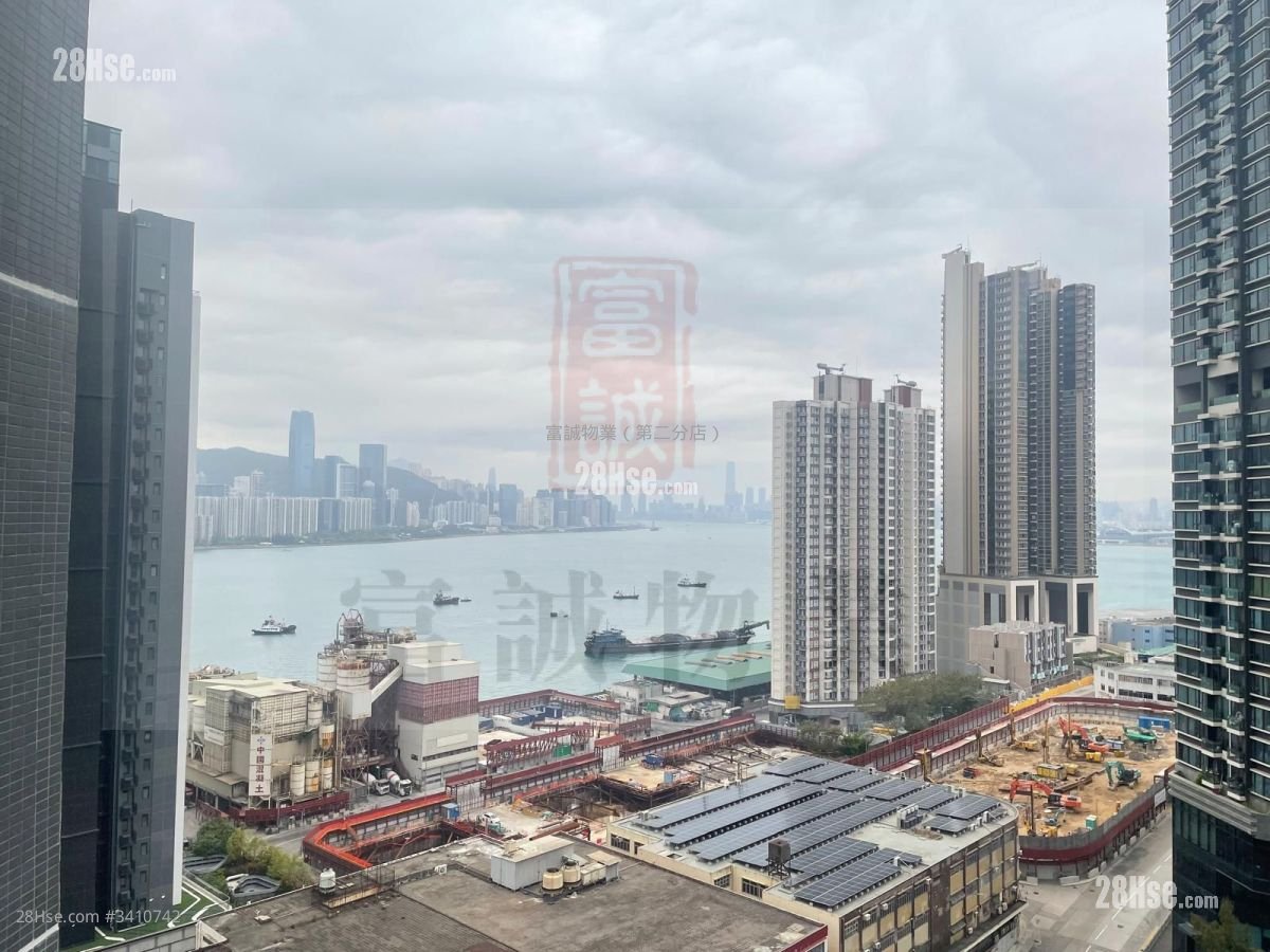Canaryside Rental 2 Bedrooms , 1 Bathroom 425 ft²