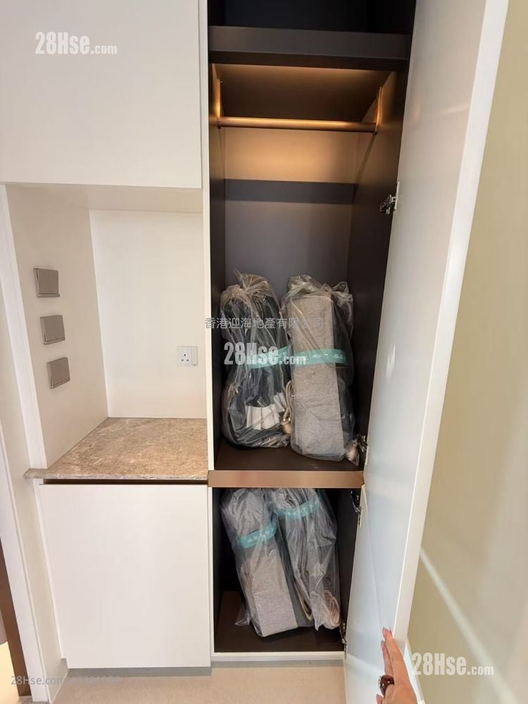 Baker Circle Greenwich Rental 2 Bedrooms , 1 Bathroom 387 ft²