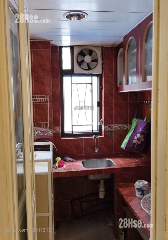 Luen Fat House Rental 426 ft²