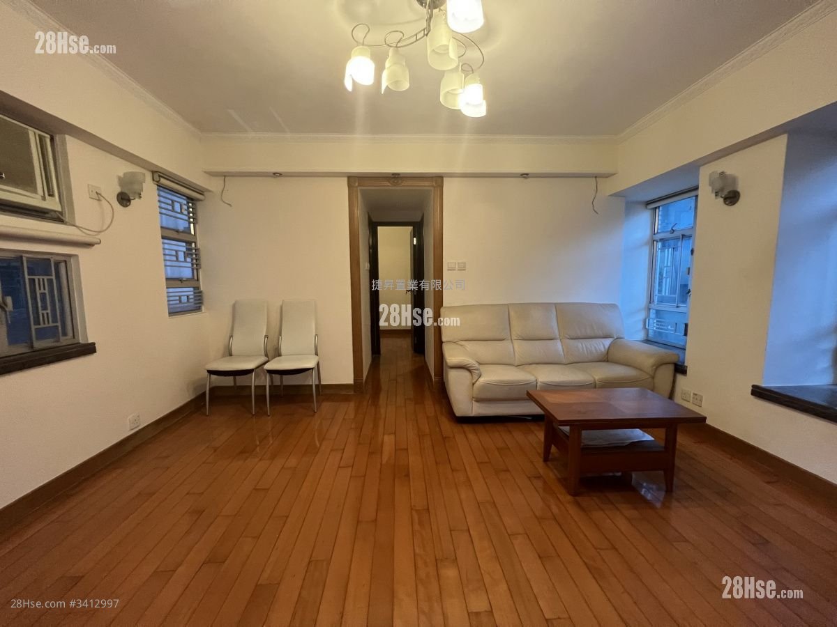 Tak Lee Court Sell 3 Bedrooms , 2 Bathrooms 442 ft²