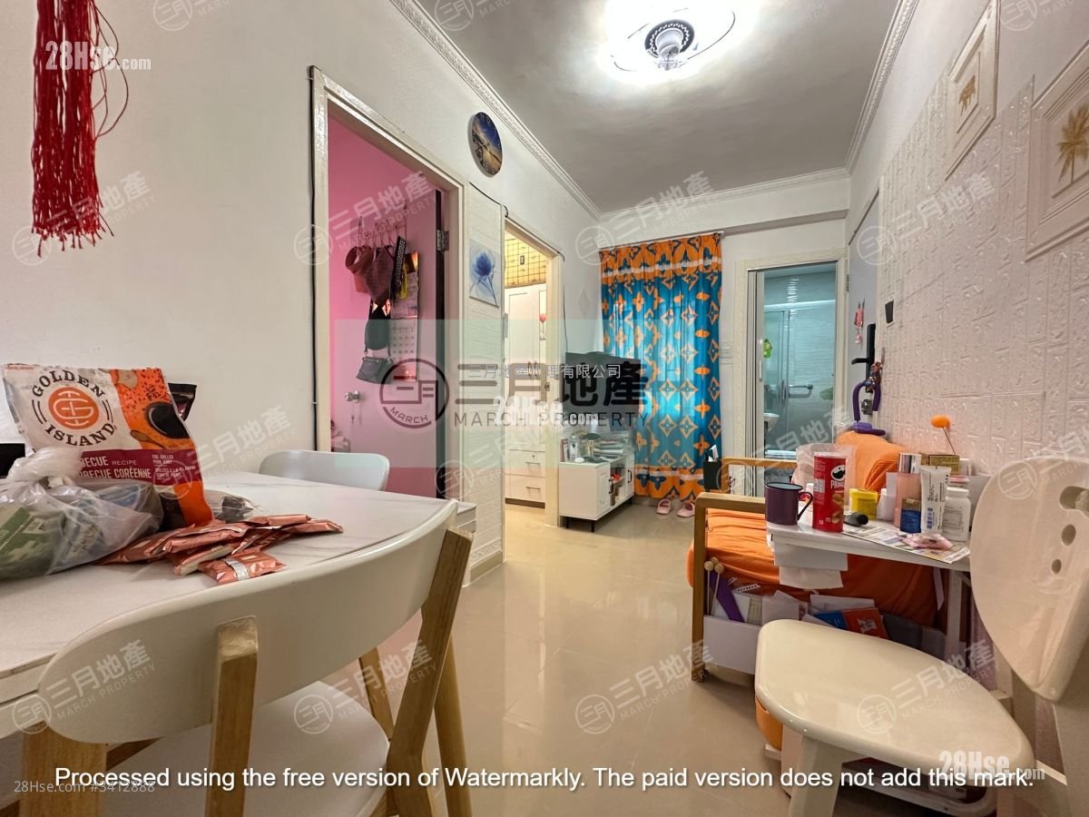Sun Wah Building Sell 2 Bedrooms , 1 Bathroom 294 ft²