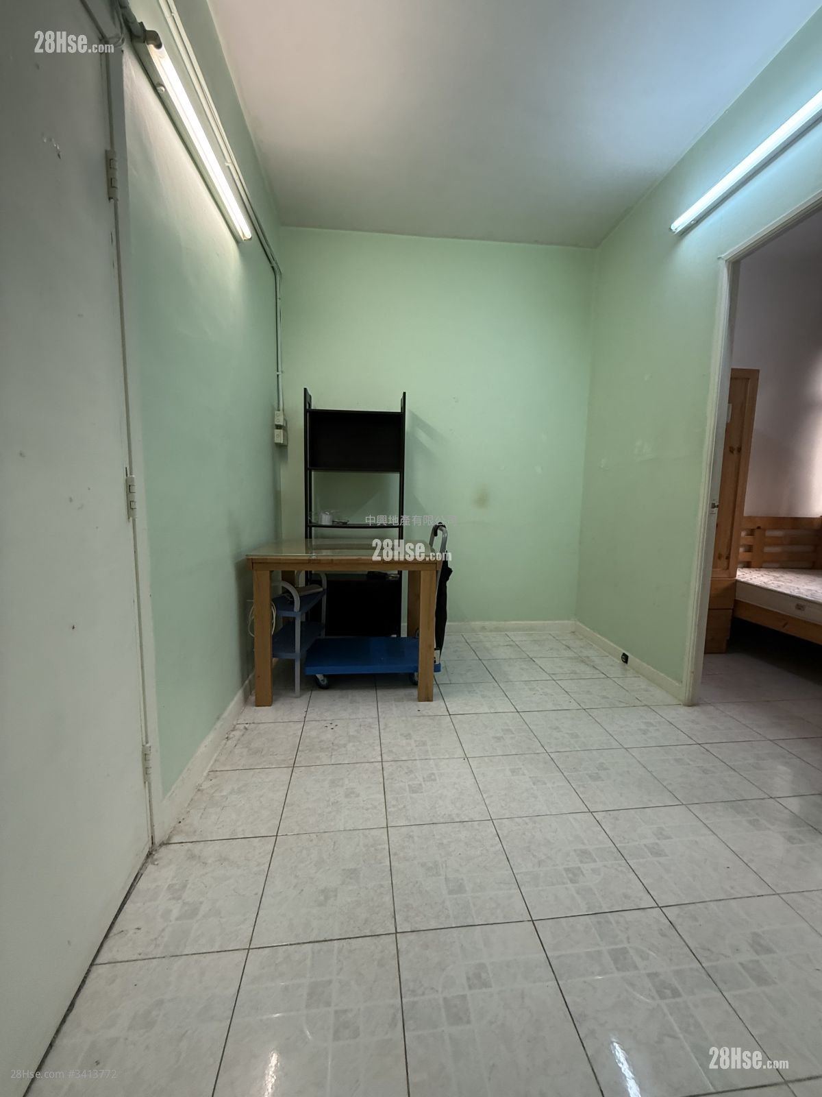Kam Hoi Building Sell 2 Bedrooms , 1 Bathroom 238 ft²