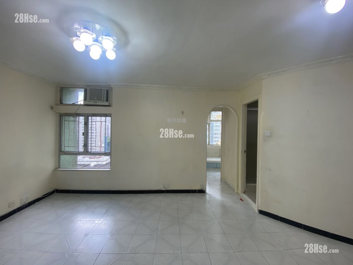 Chung Nga Court Sell 443 ft²
