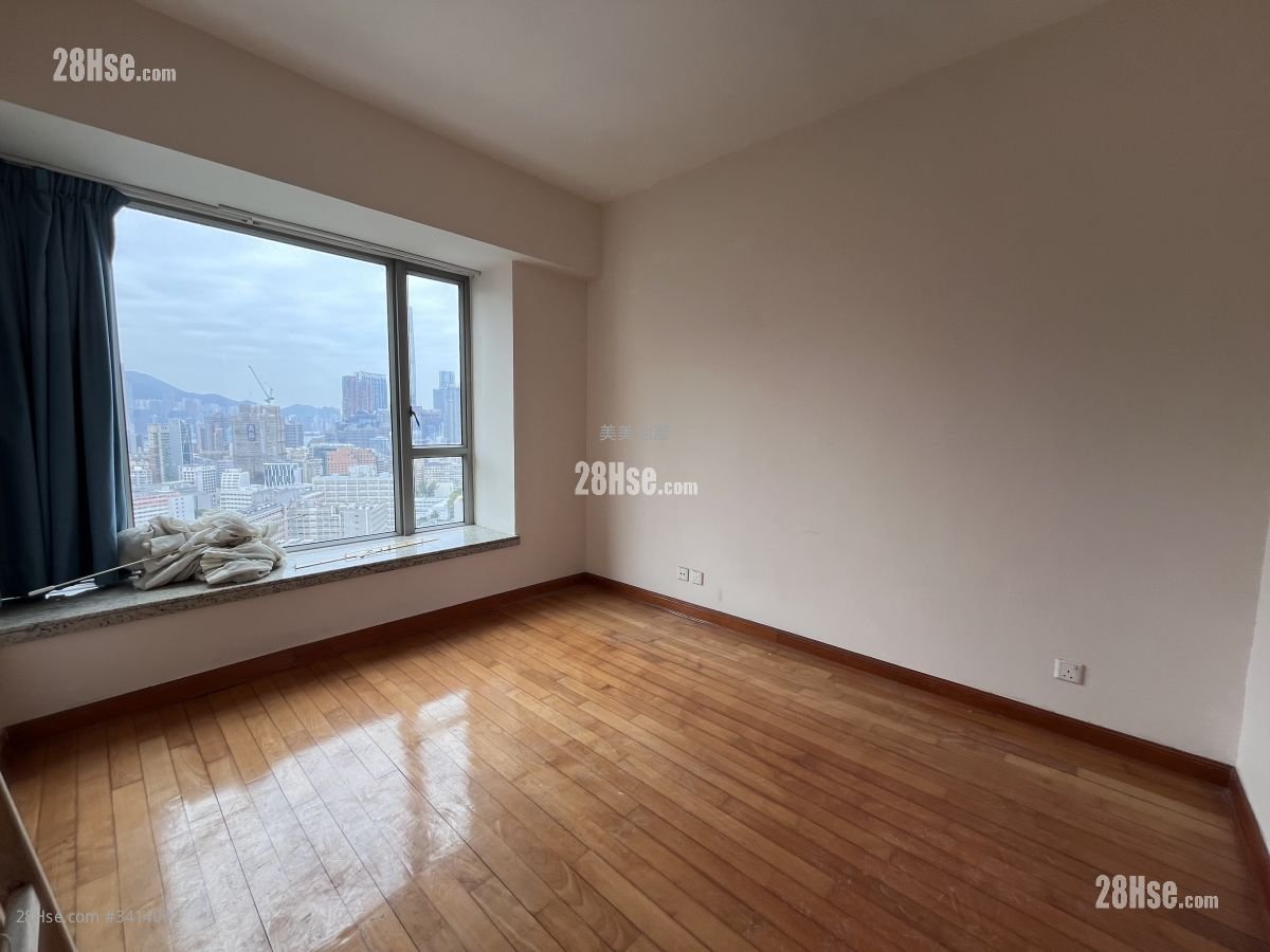 Parc Palais Rental 3 Bedrooms , 2 Bathrooms 842 ft²