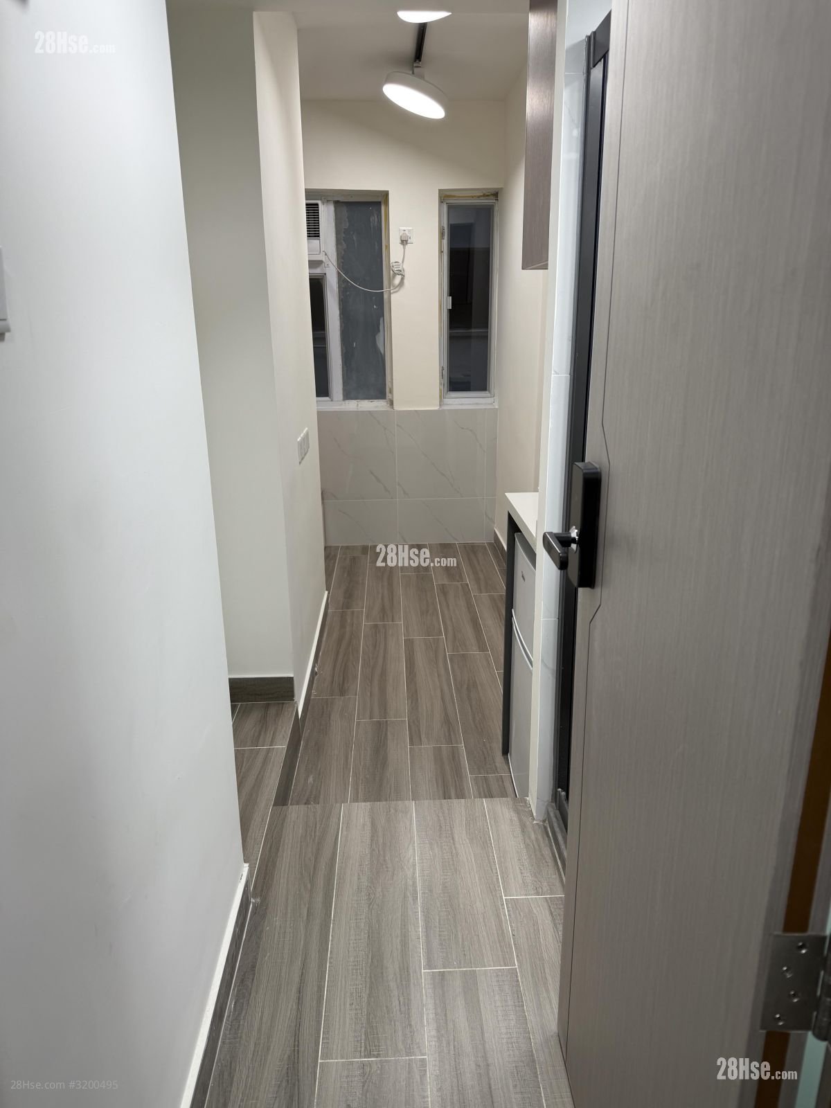 Hung Fuk Building Rental Studio , 1 Bathroom 150 ft²
