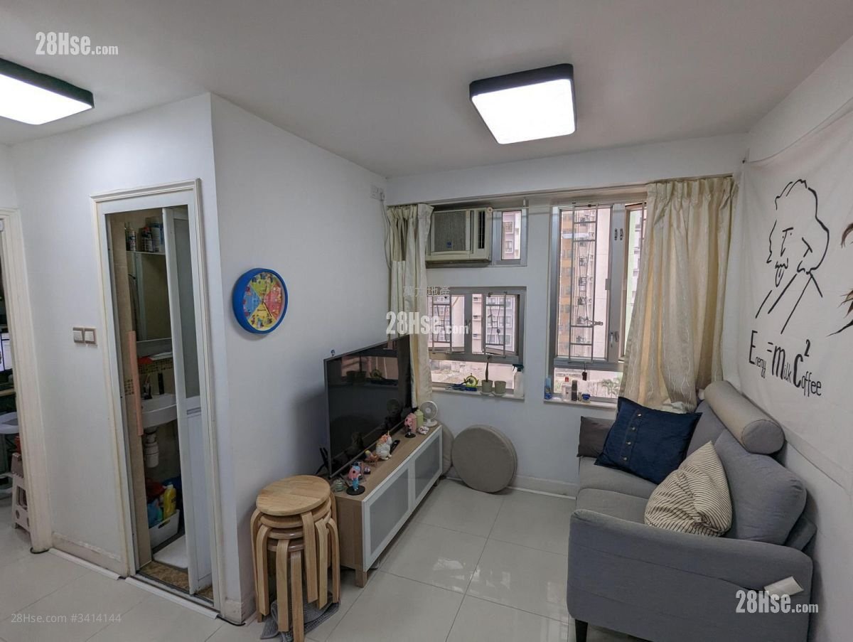 Yue Tin Court Sell 2 Bedrooms , 1 Bathroom 434 ft²