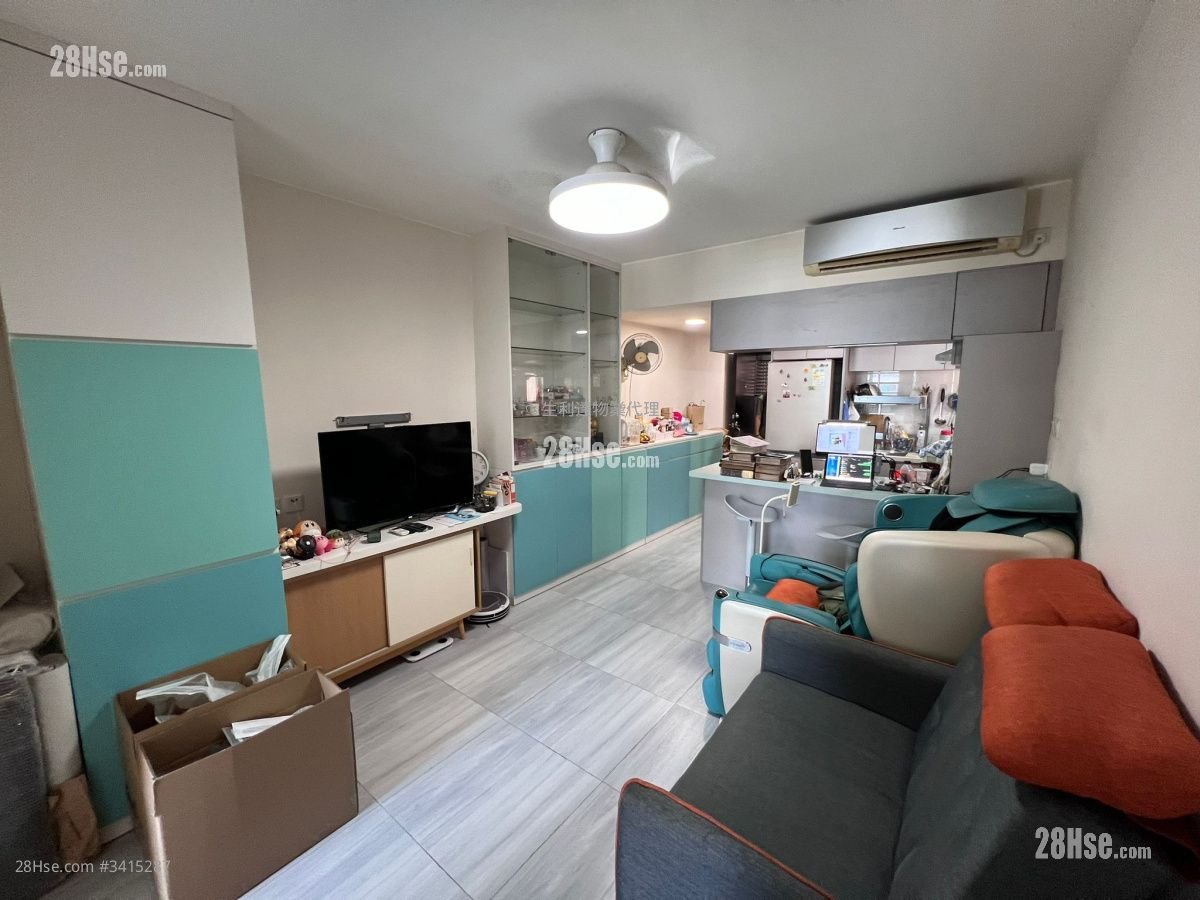 Luen Yip Building Sell 3 Bedrooms , 1 Bathroom 517 ft²