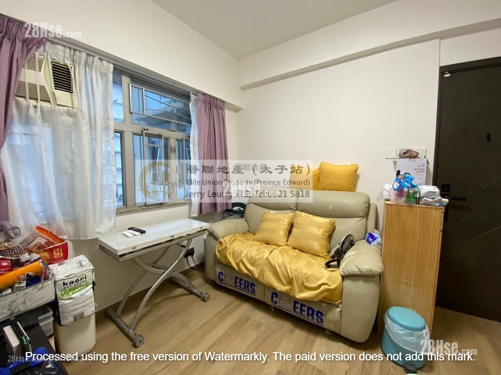 Tung Fat House Sell 2 Bedrooms , 1 Bathroom 385 ft²