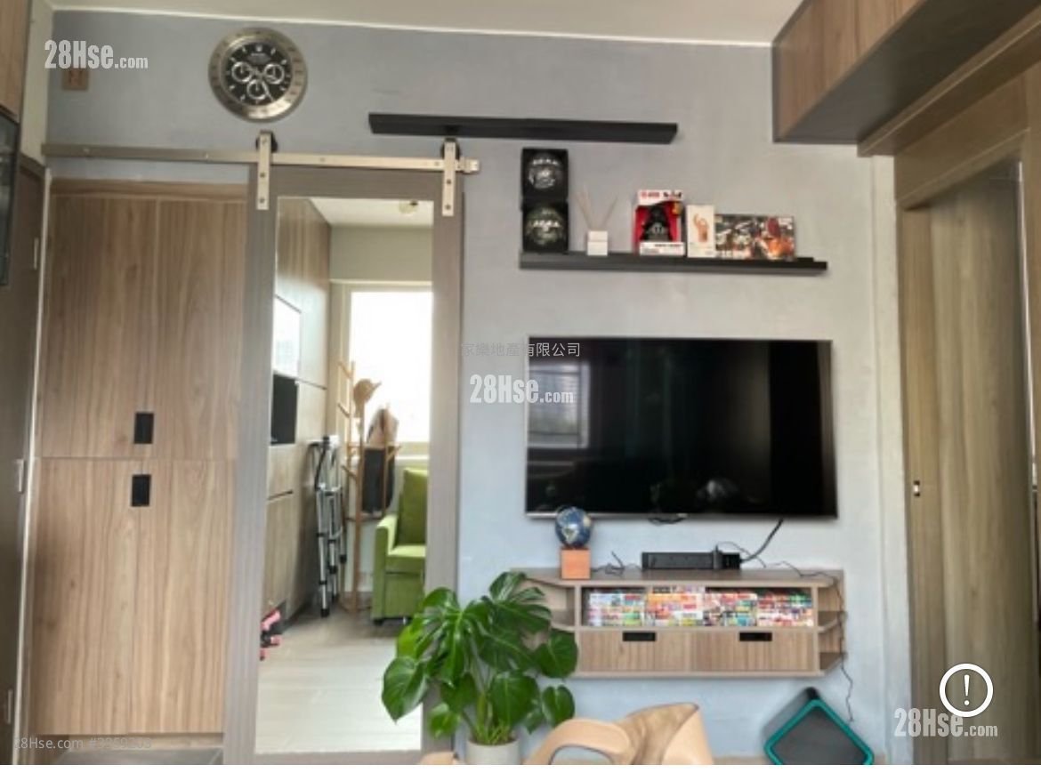 Cheung Hing Building Sell 2 Bedrooms , 1 Bathroom 344 ft²