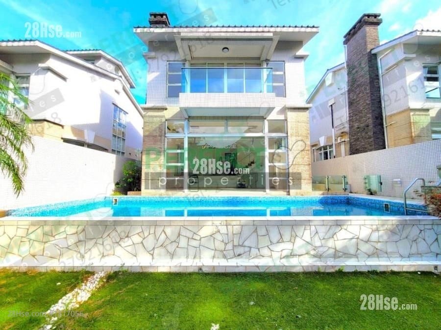 The Capri Rental 3 Bedrooms 1,888 ft²
