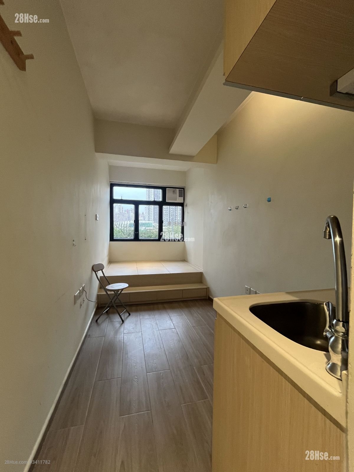 Man Wai Building Rental Studio , 1 Bathroom 168 ft²