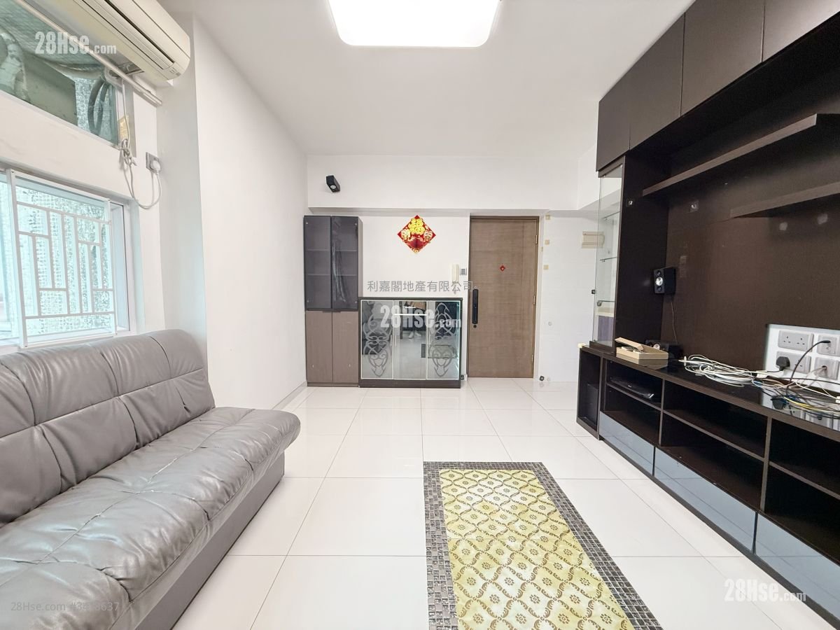 Tai Po Centre Sell 2 Bedrooms , 1 Bathroom 409 ft²