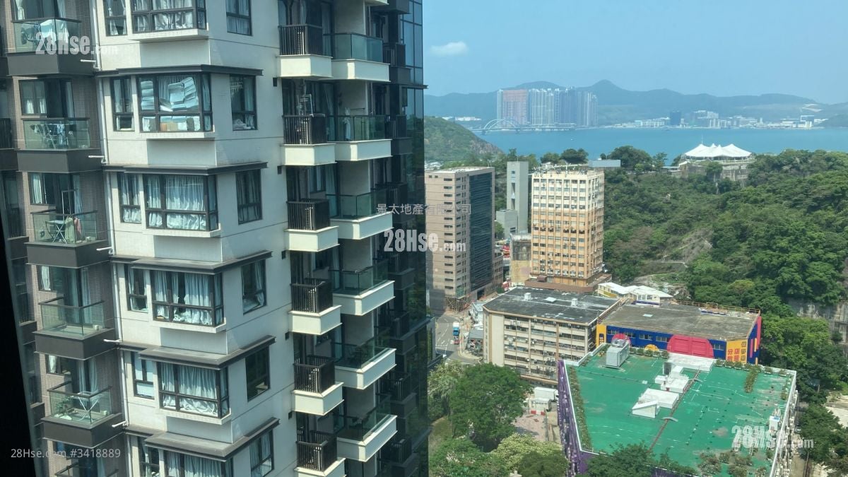 Newton Harbour View Sell 2 Bedrooms , 1 Bathroom 452 ft²