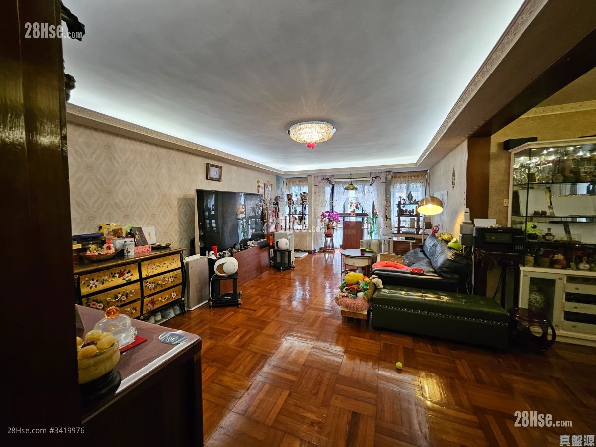 Beverly Villa Sell 3 Bedrooms 1,212 ft²