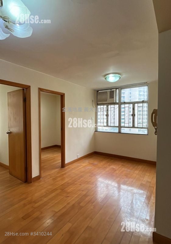 Lung Poon Court Rental 2 Bedrooms 426 ft²