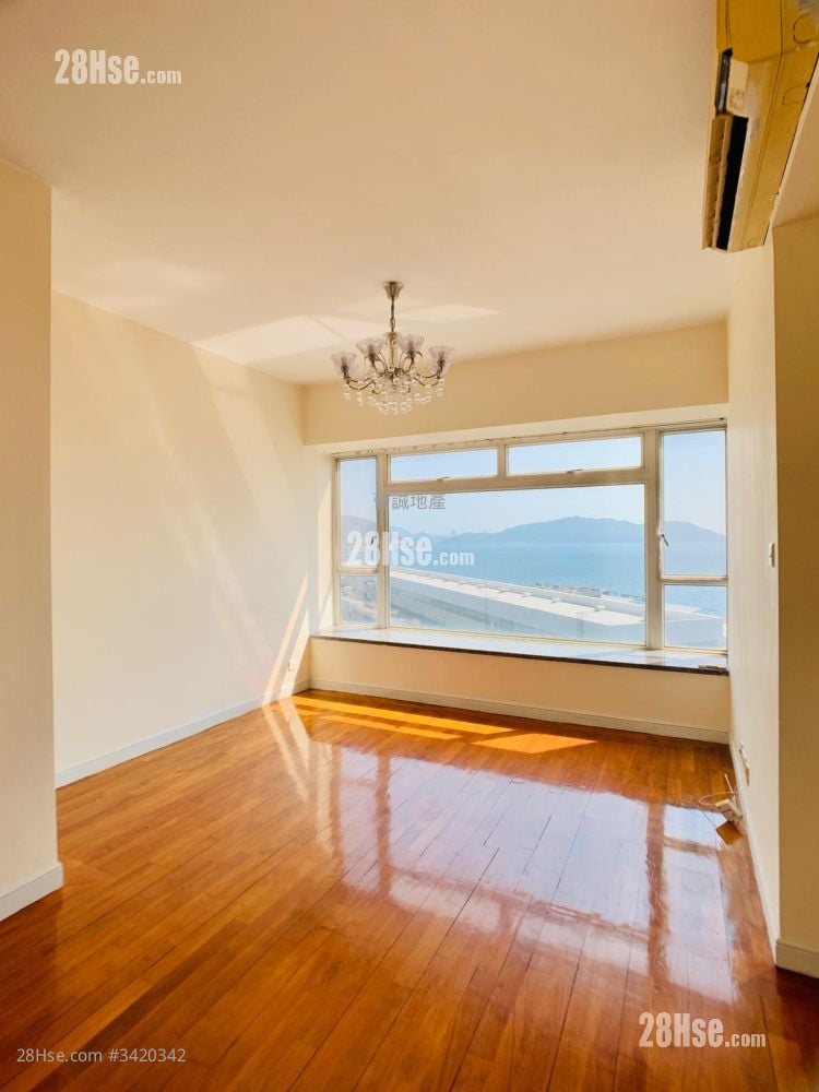 Aqua Blue Rental 3 Bedrooms , 2 Bathrooms 616 ft²