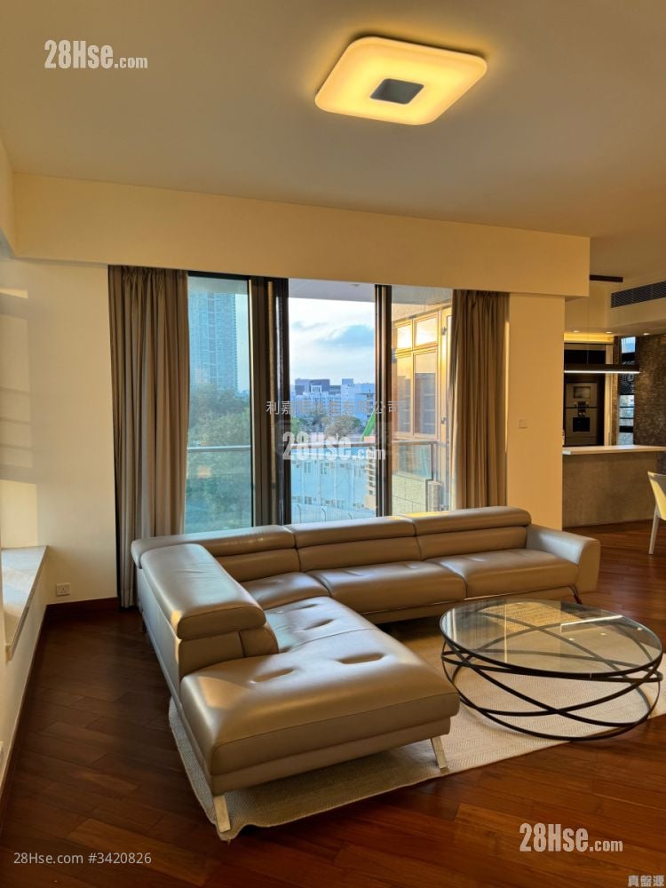 Ultima Rental 4 Bedrooms , 4 Bathrooms 1,911 ft²