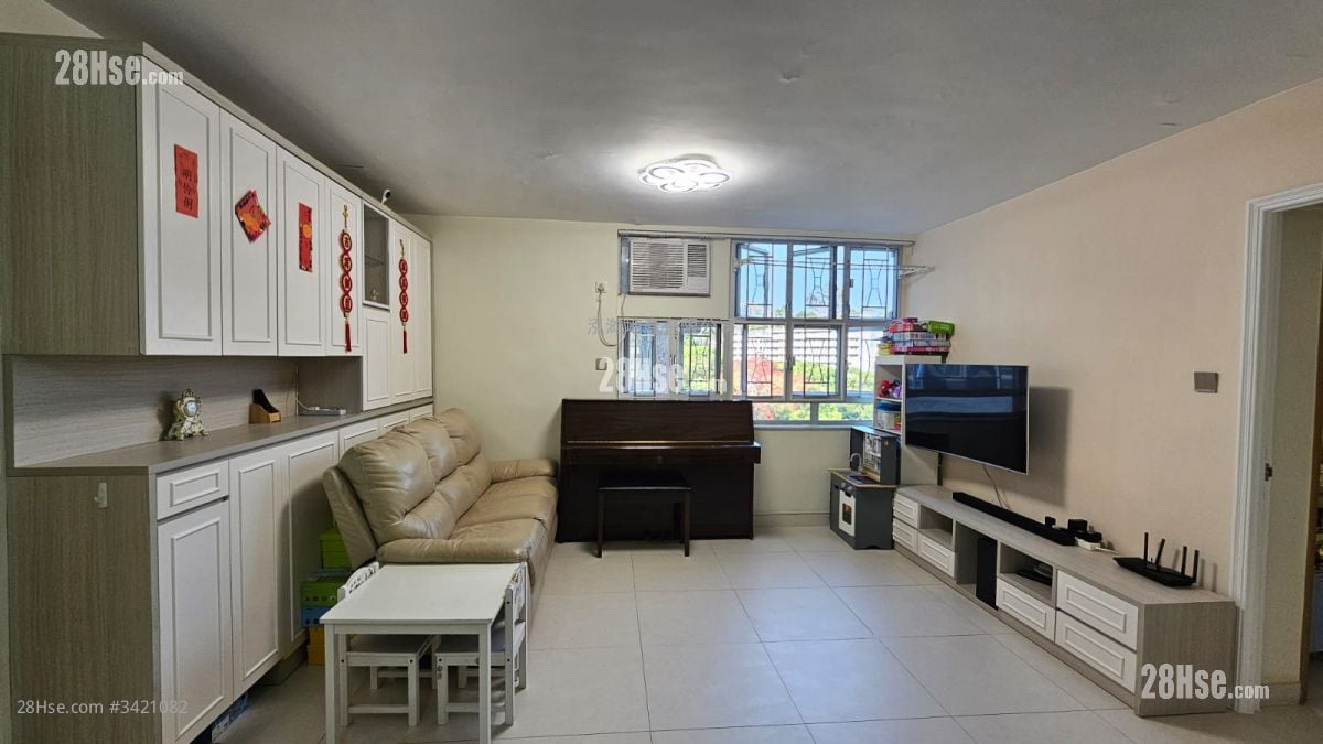 Elegance Garden Rental 3 Bedrooms , 1 Bathroom 592 ft²