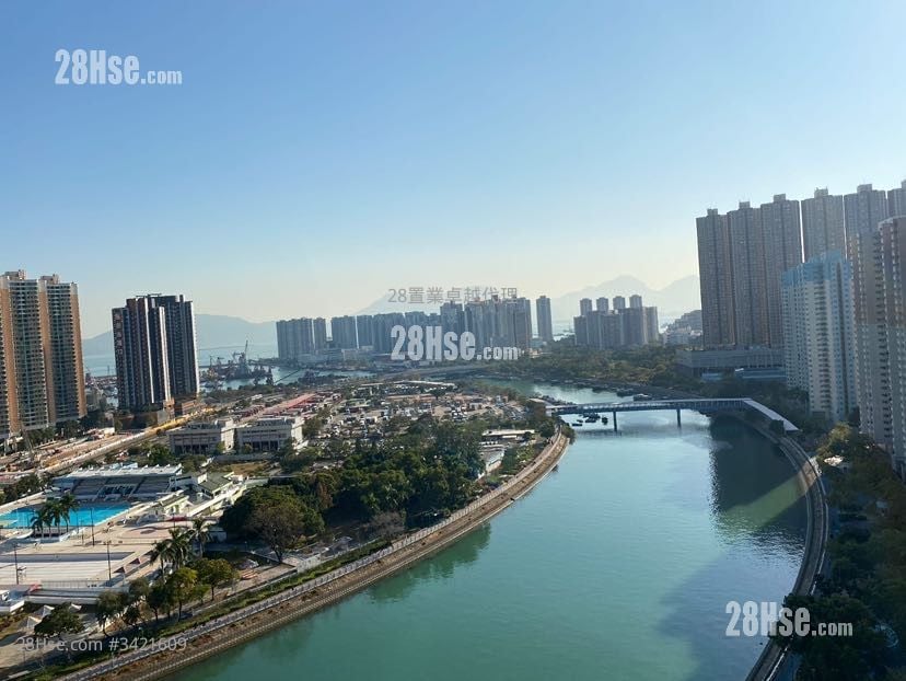 Esplanade Sell 447 ft²