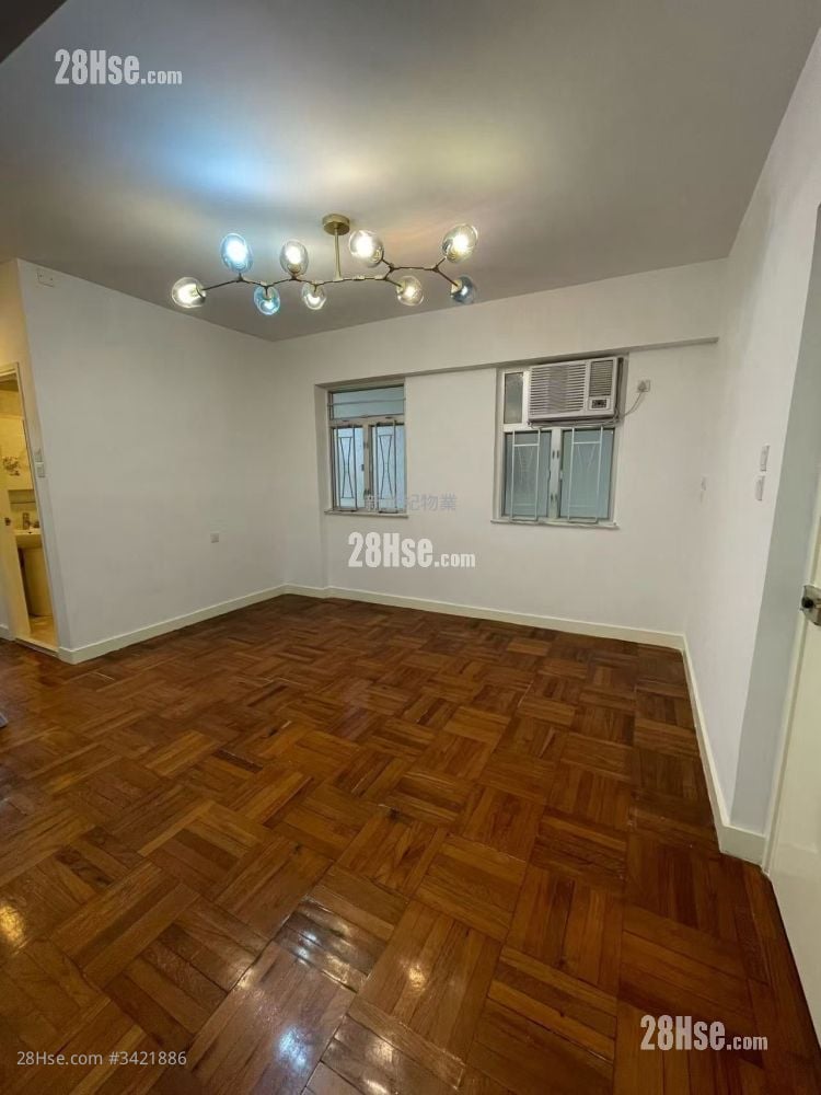 Kam Tao Building Rental 2 Bedrooms 604 ft²