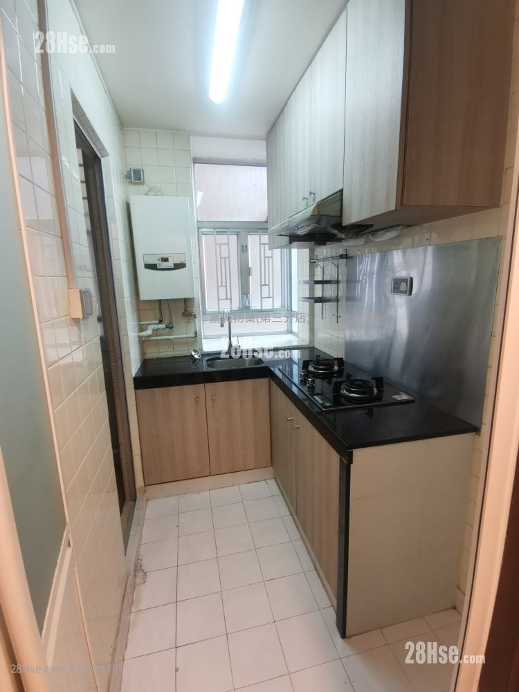 Hong Wah Court Rental 1 Bedroom , 1 Bathroom 355 ft²