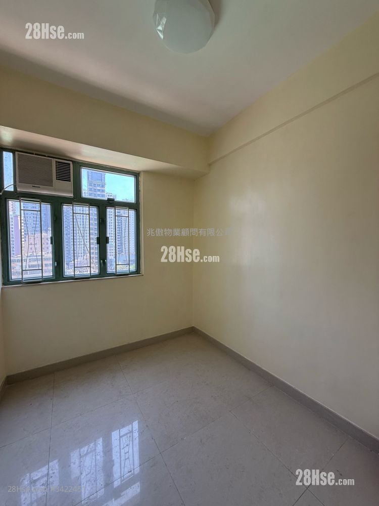 Tak Bo Building Rental 3 Bedrooms , 1 Bathroom 450 ft²