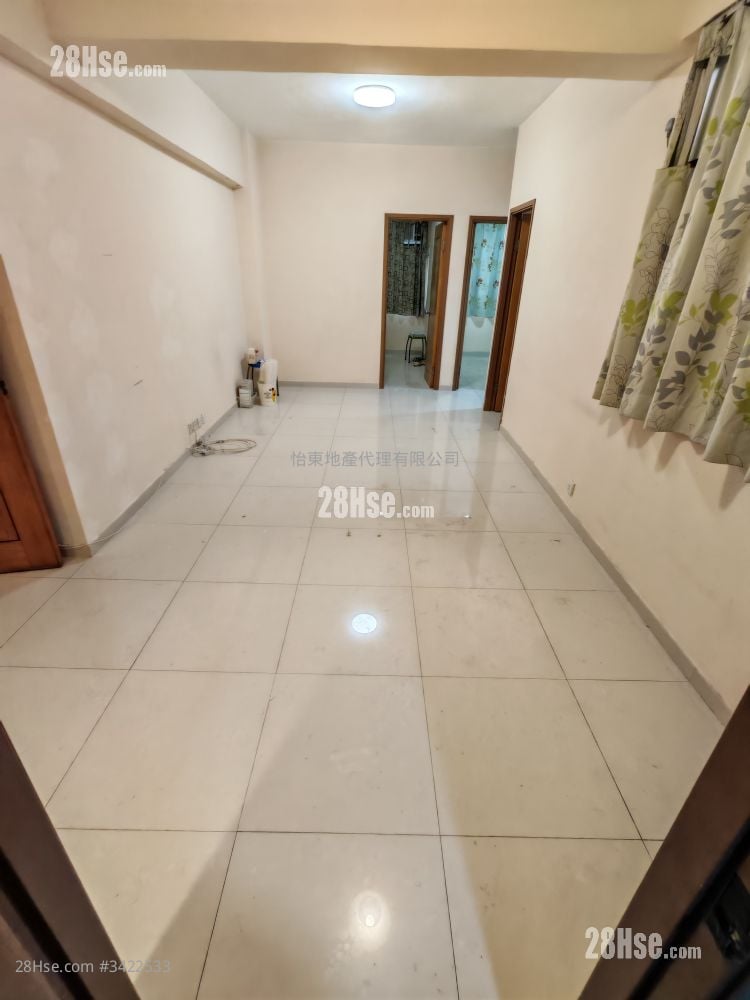 Wai Tak Building Sell 3 Bedrooms , 2 Bathrooms 665 ft²