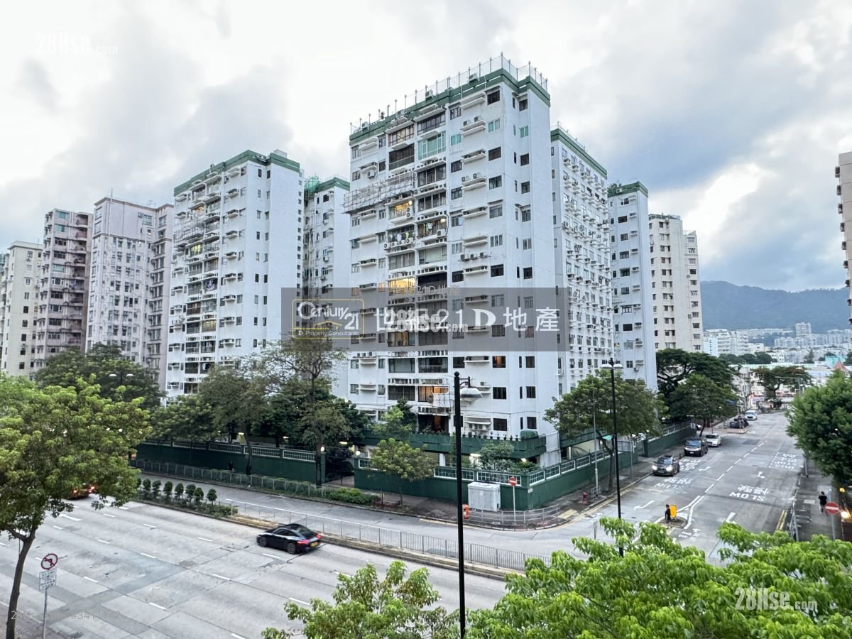Oriental Gardens Sell 3 Bedrooms , 2 Bathrooms 923 ft²