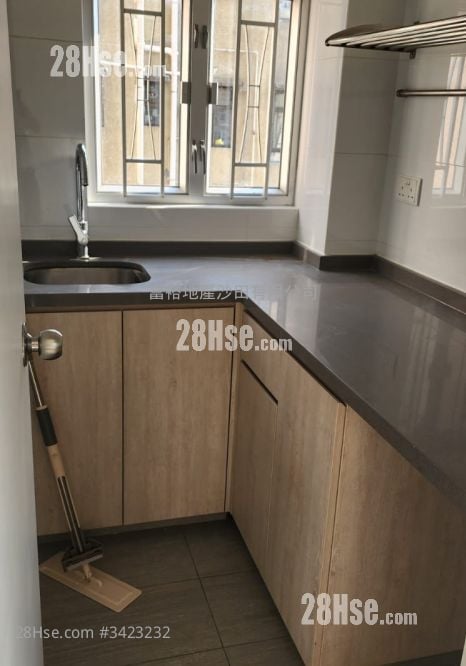 On Fu Mansion Rental 2 Bedrooms , 1 Bathroom 297 ft²