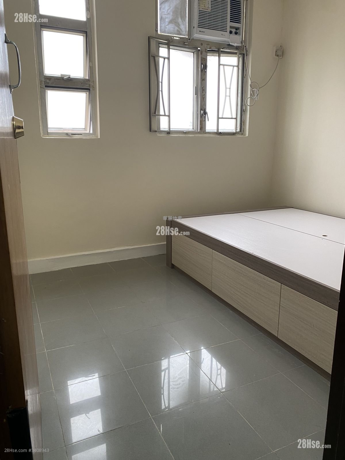 Po Cheong Building Rental Studio , 1 Bathroom 110 ft²