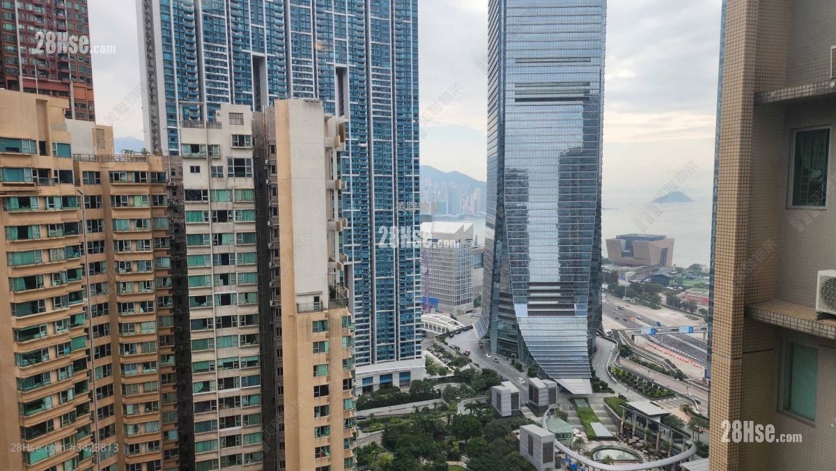 The Waterfront Sell 2 Bedrooms , 2 Bathrooms 639 ft²