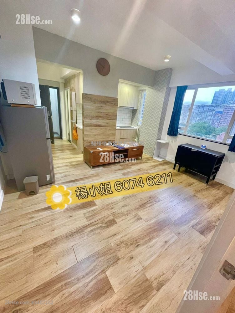 Garden Building Sell 2 Bedrooms , 1 Bathroom 395 ft²