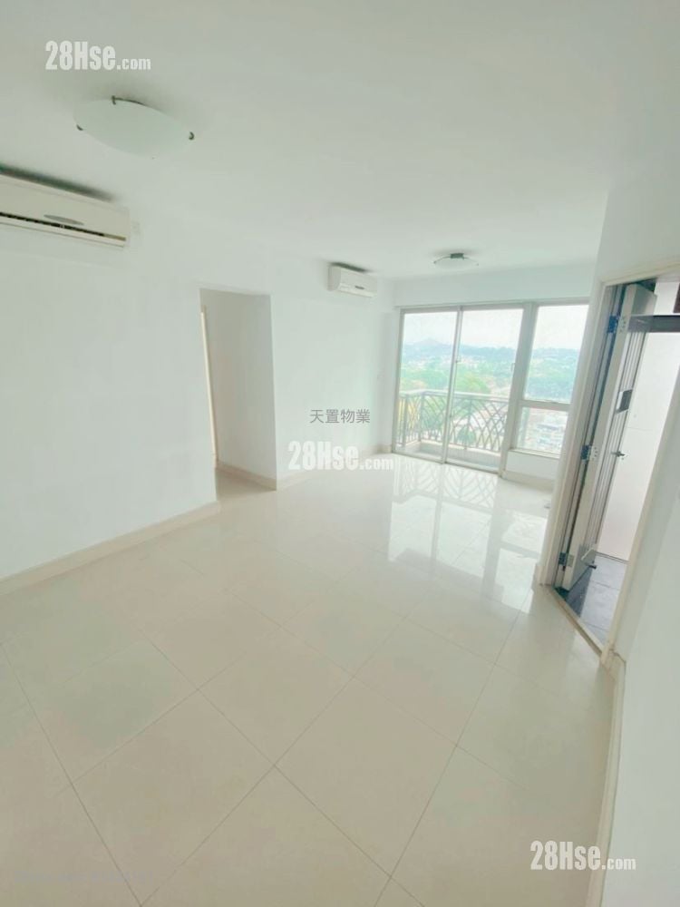 Uptown Rental 3 Bedrooms , 2 Bathrooms 765 ft²