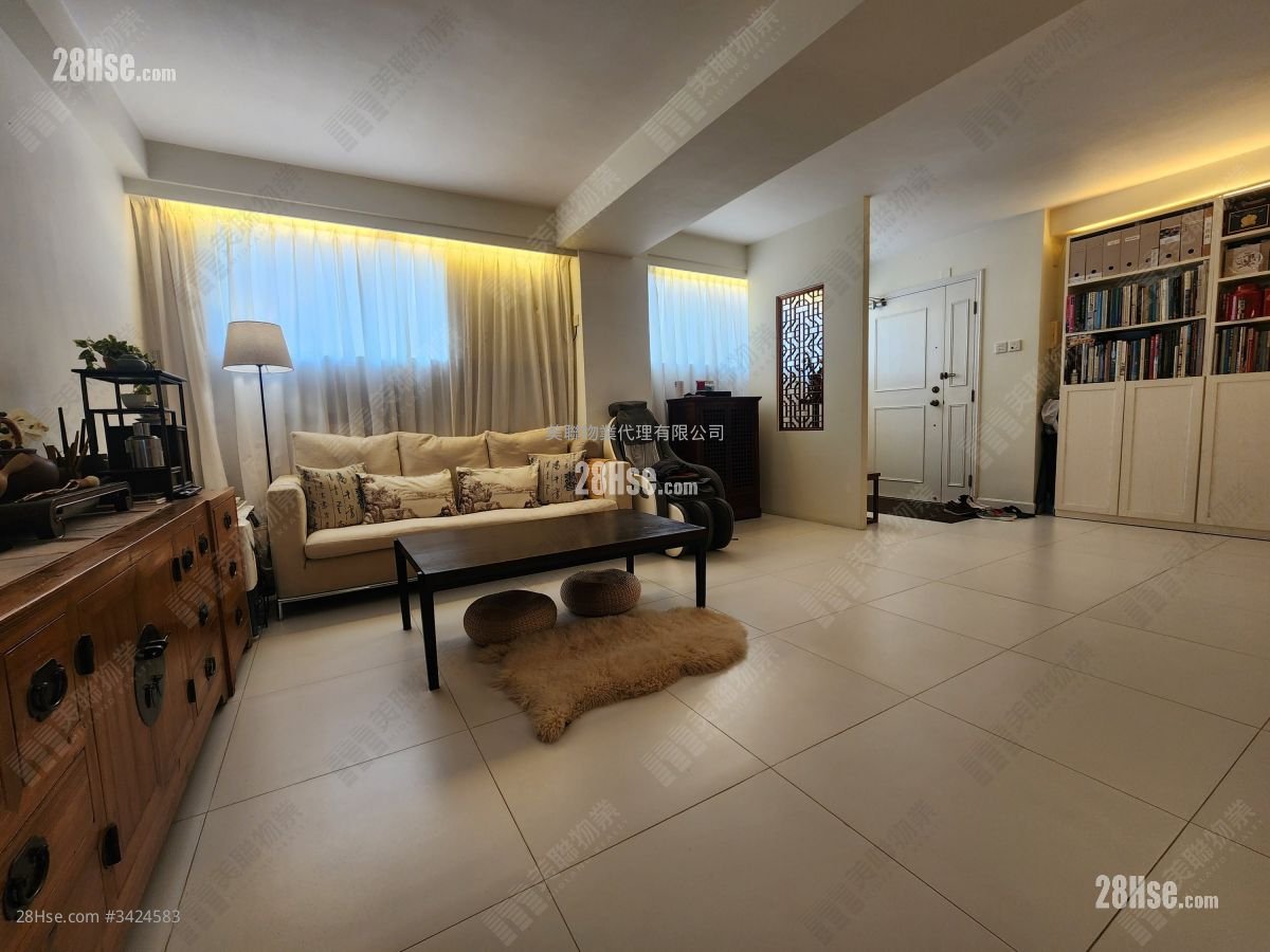 Karly Court Sell 2 Bedrooms , 2 Bathrooms 905 ft²