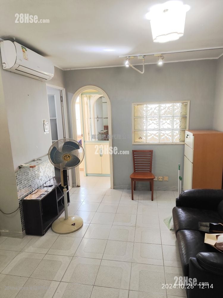 Siu Hin Court Rental 2 Bedrooms , 1 Bathroom 385 ft²
