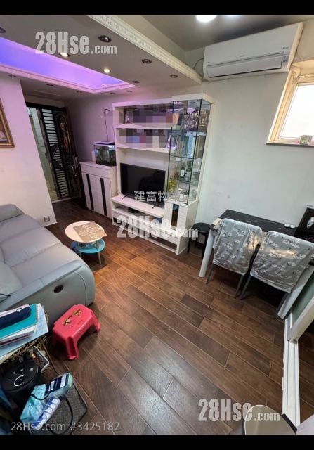 Ho Shun Fuk Building Sell 3 Bedrooms , 1 Bathroom 400 ft²
