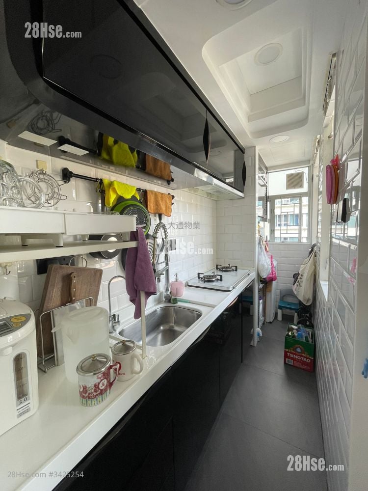 Wing Hing Building Sell 2 Bedrooms , 1 Bathroom 394 ft²