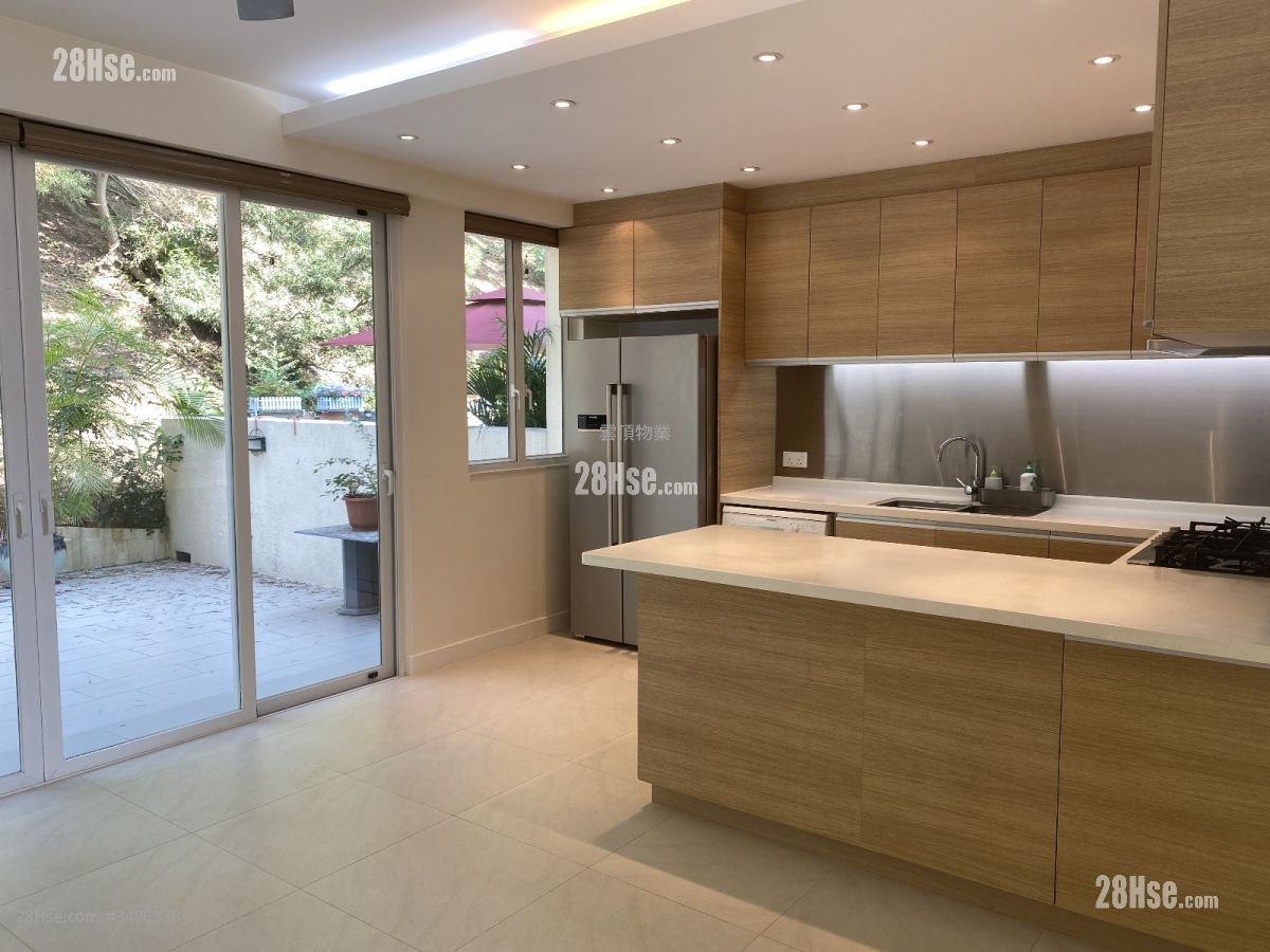 Discovery Bay Rental 5+ Bedrooms , 4 Bathrooms 1,406 ft²