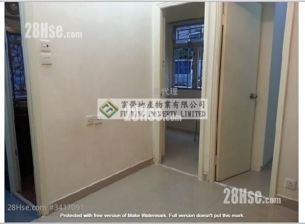 Cheung Hong Mansion Sell 2 Bedrooms , 1 Bathroom 220 ft²