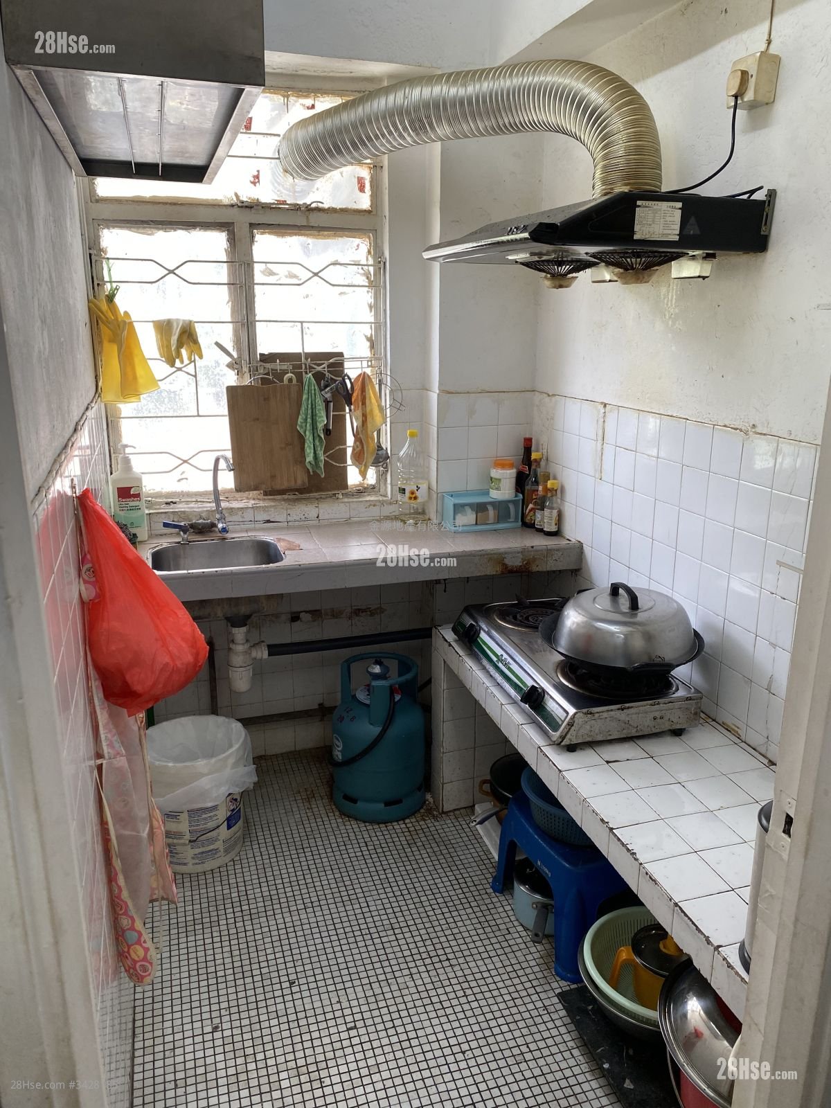 Kam Lun Building Rental 3 Bedrooms , 1 Bathroom 500 ft²