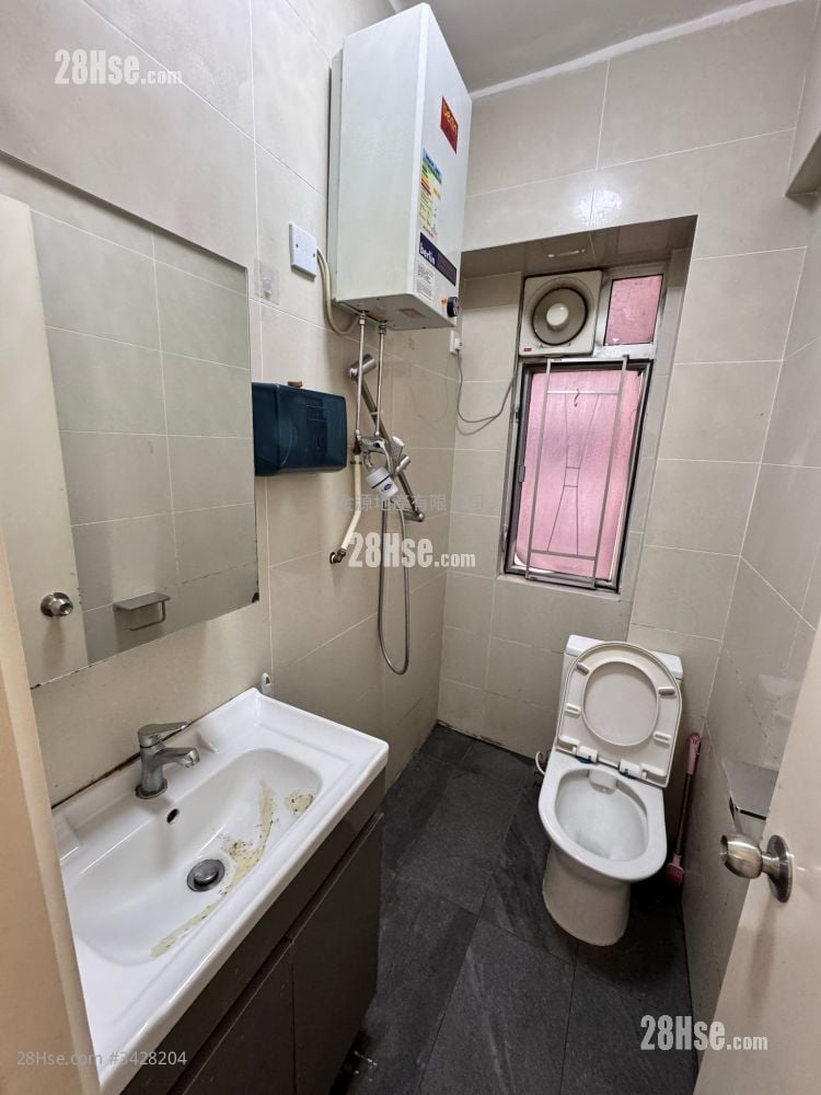Po Shing Building Rental 3 Bedrooms , 1 Bathroom 500 ft²