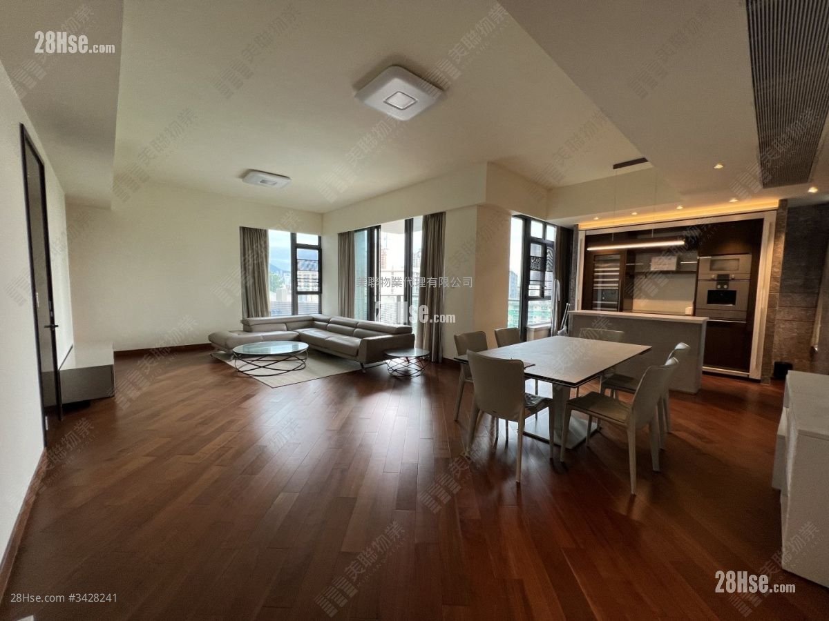 Ultima Rental 4 Bedrooms , 3 Bathrooms 2,018 ft²