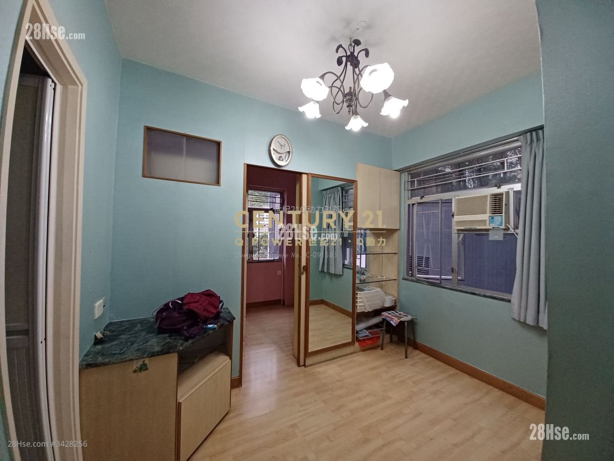 Shaukiwan Centre Rental 2 Bedrooms , 1 Bathroom 307 ft²