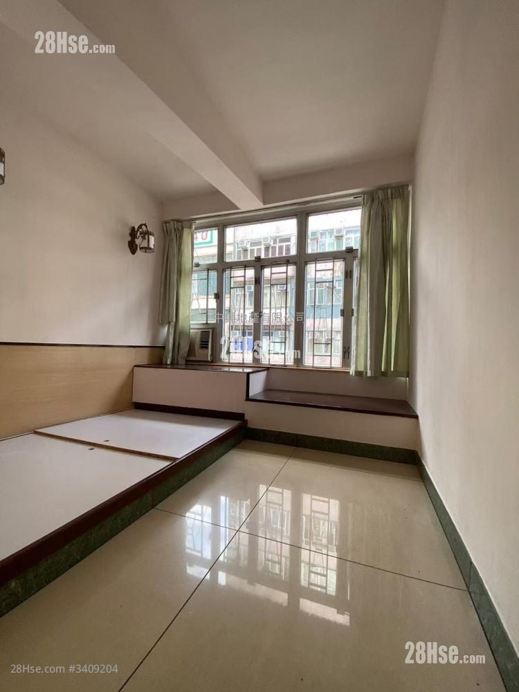 Bik Ho Building Rental 1 Bedroom , 1 Bathroom 140 ft²