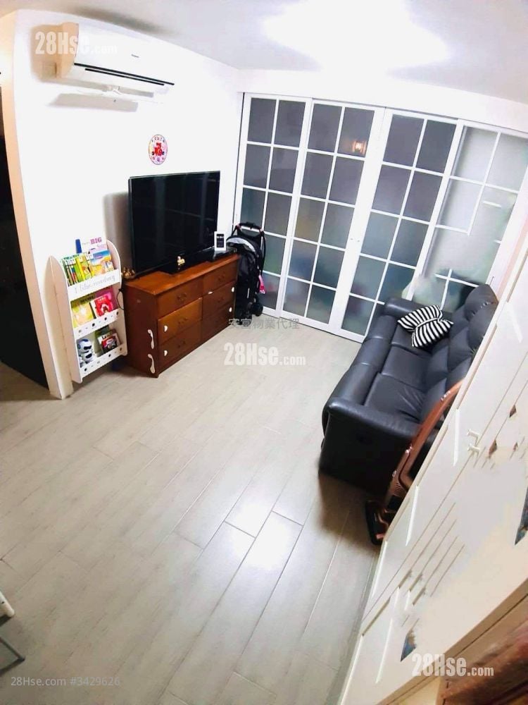 Yat Nga Court Sell 1 Bedroom , 1 Bathroom 385 ft²