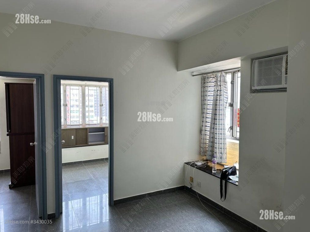Yuen Long Plaza Sell 2 Bedrooms , 1 Bathroom 378 ft²