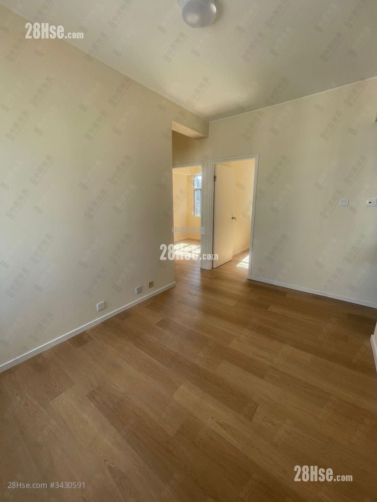 Wing Light Building Sell 3 Bedrooms 437 ft²