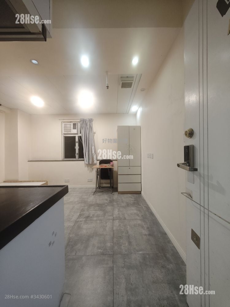 Hang Fat Building Rental Studio , 1 Bathroom 180 ft²