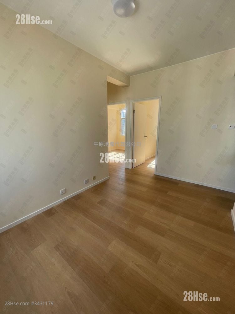 Wing Light Building Sell 3 Bedrooms , 1 Bathroom 437 ft²