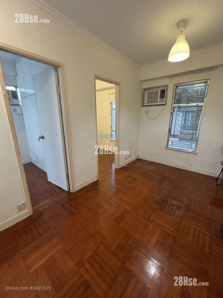 Yee Fung Court Sell 354 ft²